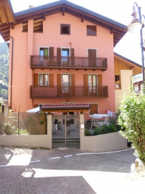 Отель Casa Tonia  Тиарно-Ди-Сопра